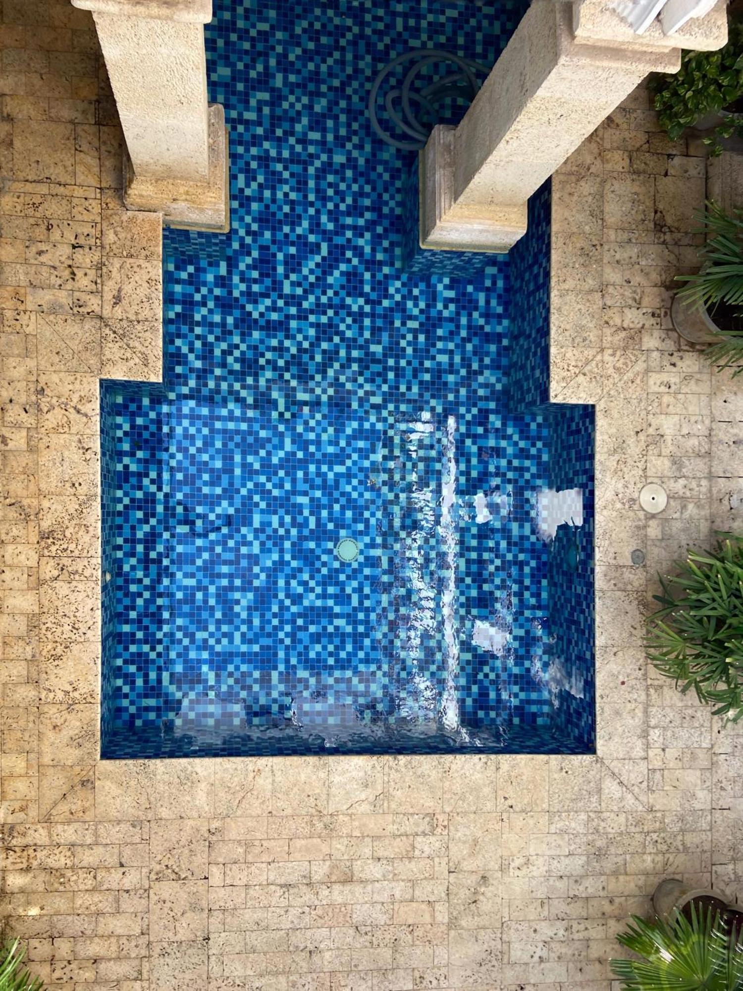 Sophisticated 3br House With Pool And Ac In Ciudad Amurallada Cartagena