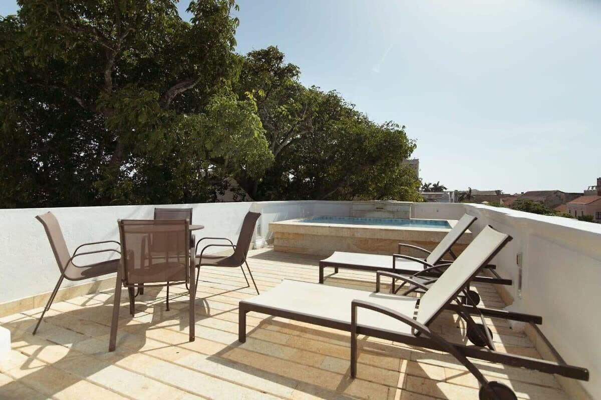 Sophisticated 3br House With Pool And Ac In Ciudad Amurallada Holiday home Cartagena