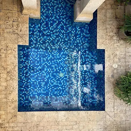 Sophisticated 3br House With Pool And Ac In Ciudad Amurallada Cartagena