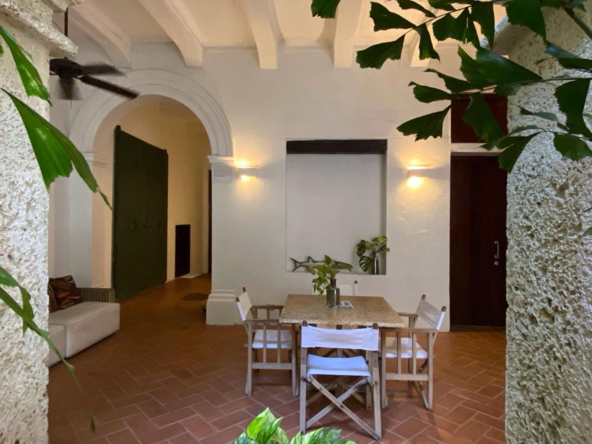 Sophisticated 3br House With Pool And Ac In Ciudad Amurallada Сasa de vacaciones Cartagena