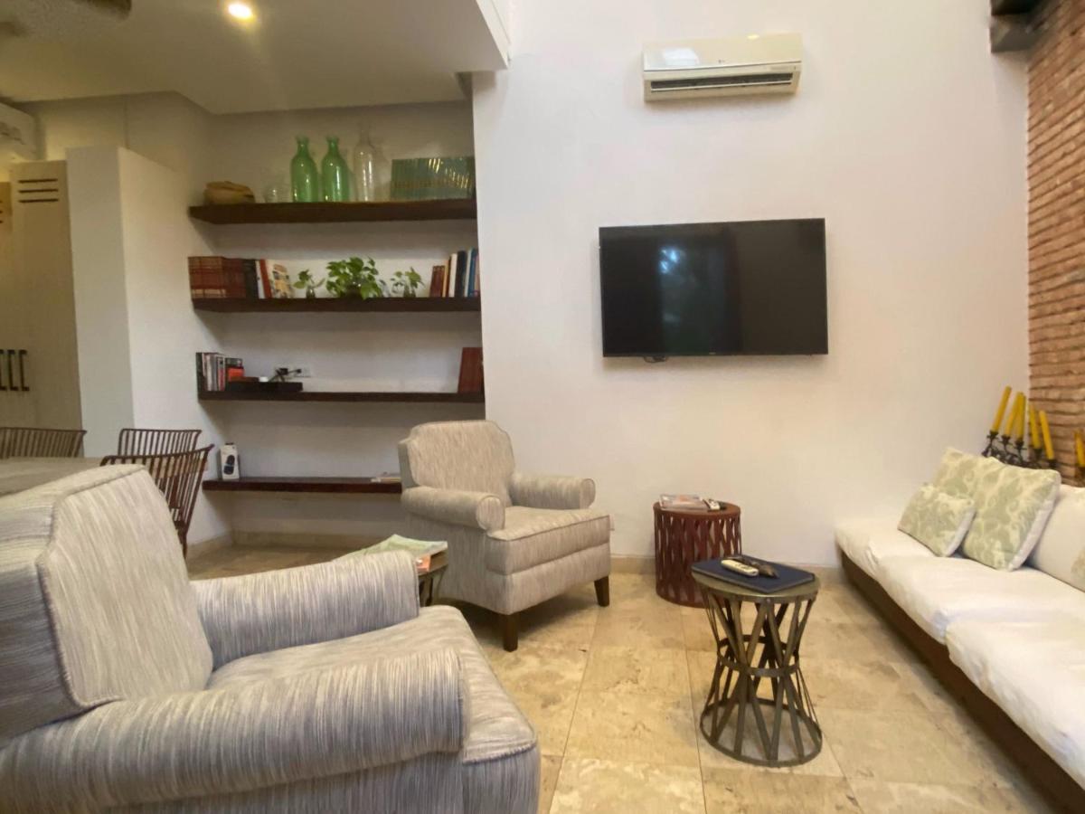 Sophisticated 3br House With Pool And Ac In Ciudad Amurallada Сasa de vacaciones *