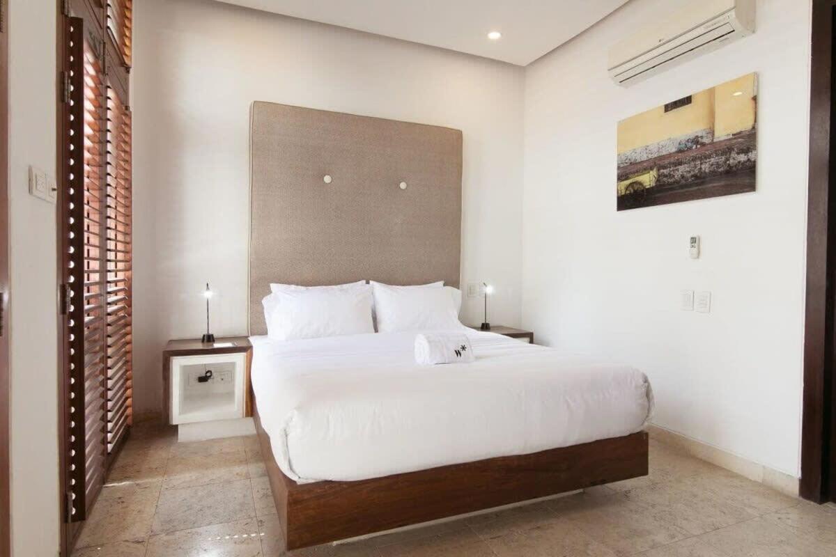 Sophisticated 3br House With Pool And Ac In Ciudad Amurallada Cartagena